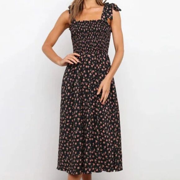Violette Floral Cut Out Maxi Dress - Picture 2 of 6